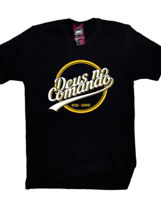 Camiseta Masculina Deus no Comando